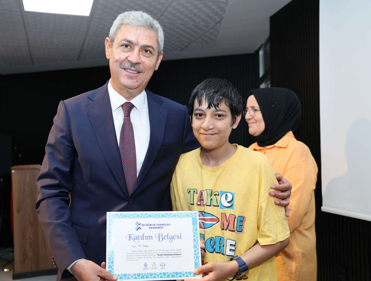Konya’da geleceğin mucitleri sertifikalarını aldı 16